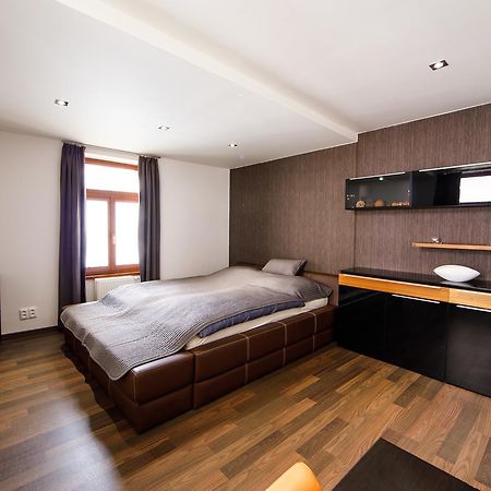 Aplend City Apartments Na Vrsku Bratislava Bagian luar foto