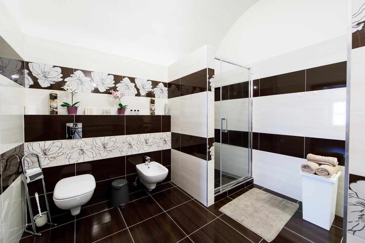 Aplend City Apartments Na Vrsku Bratislava Bagian luar foto