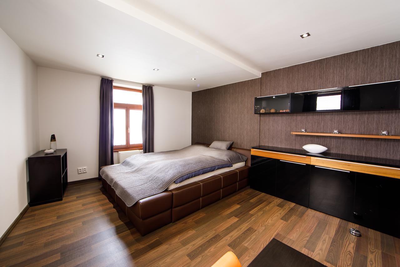 Aplend City Apartments Na Vrsku Bratislava Bagian luar foto