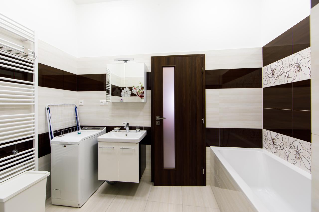 Aplend City Apartments Na Vrsku Bratislava Bagian luar foto