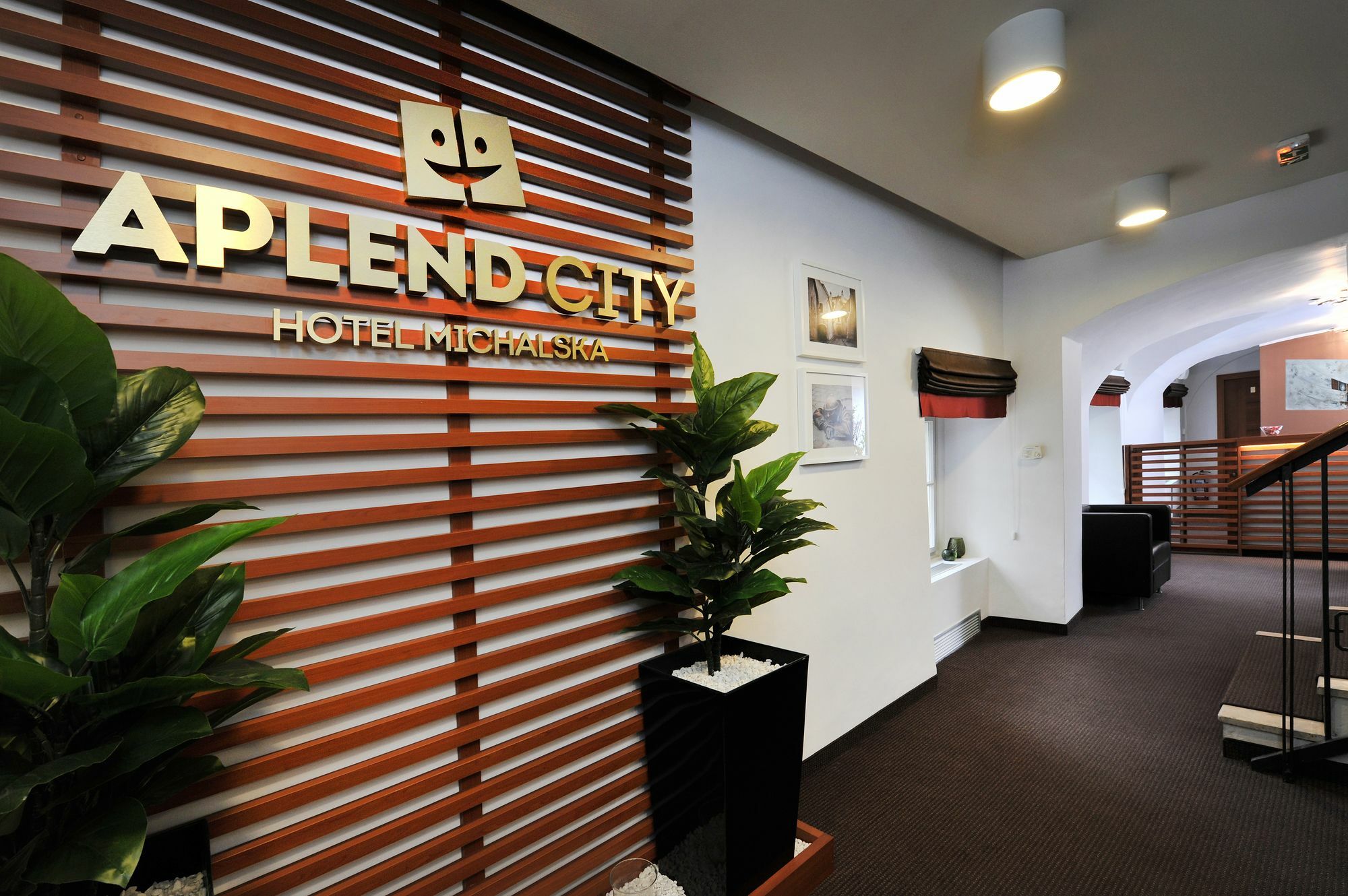 Aplend City Apartments Na Vrsku Bratislava Bagian luar foto